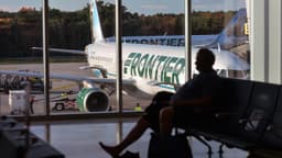 Budget airlines seek federal aid as Spirit shuts down after failed rescue