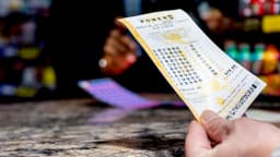 Powerball jackpot soars to $905M, eighth-largest in game's history